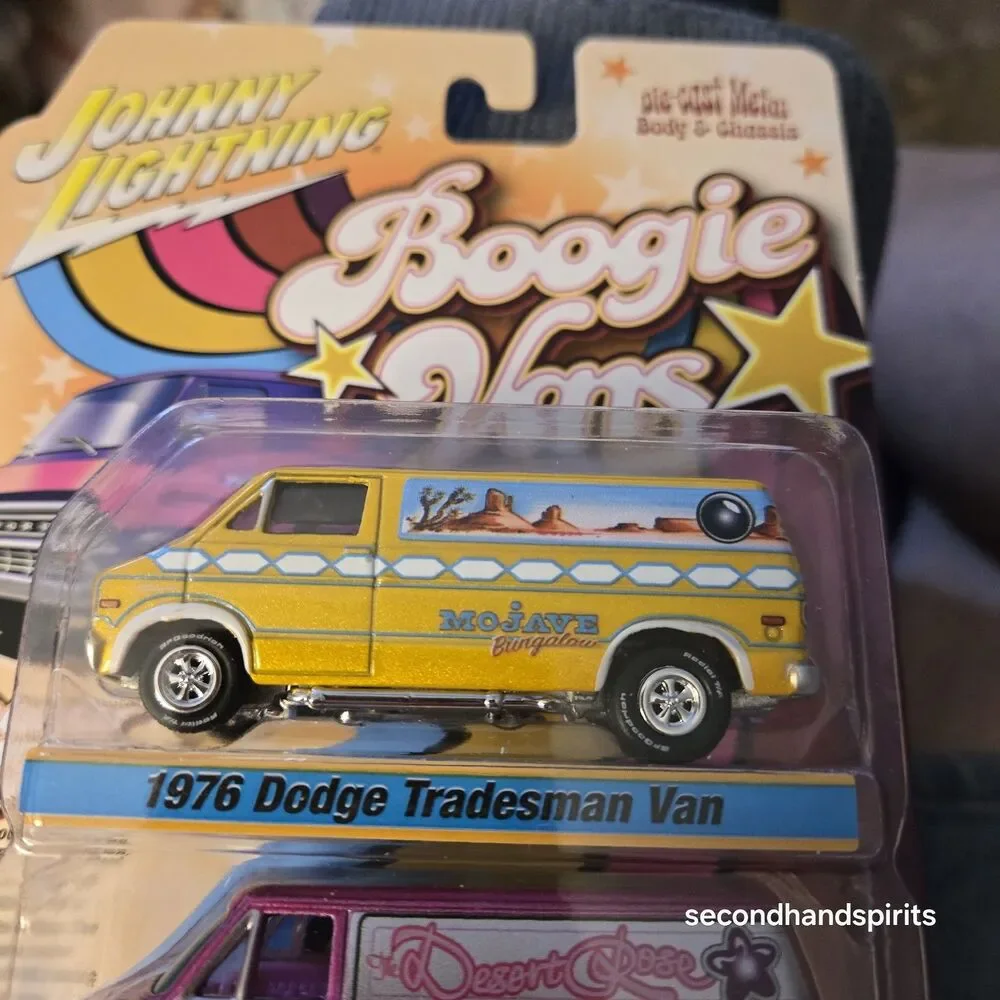 Johnny Lightning 2025 Release 1 Boogie Vans A 1:64 Scale Diecast Collector Car